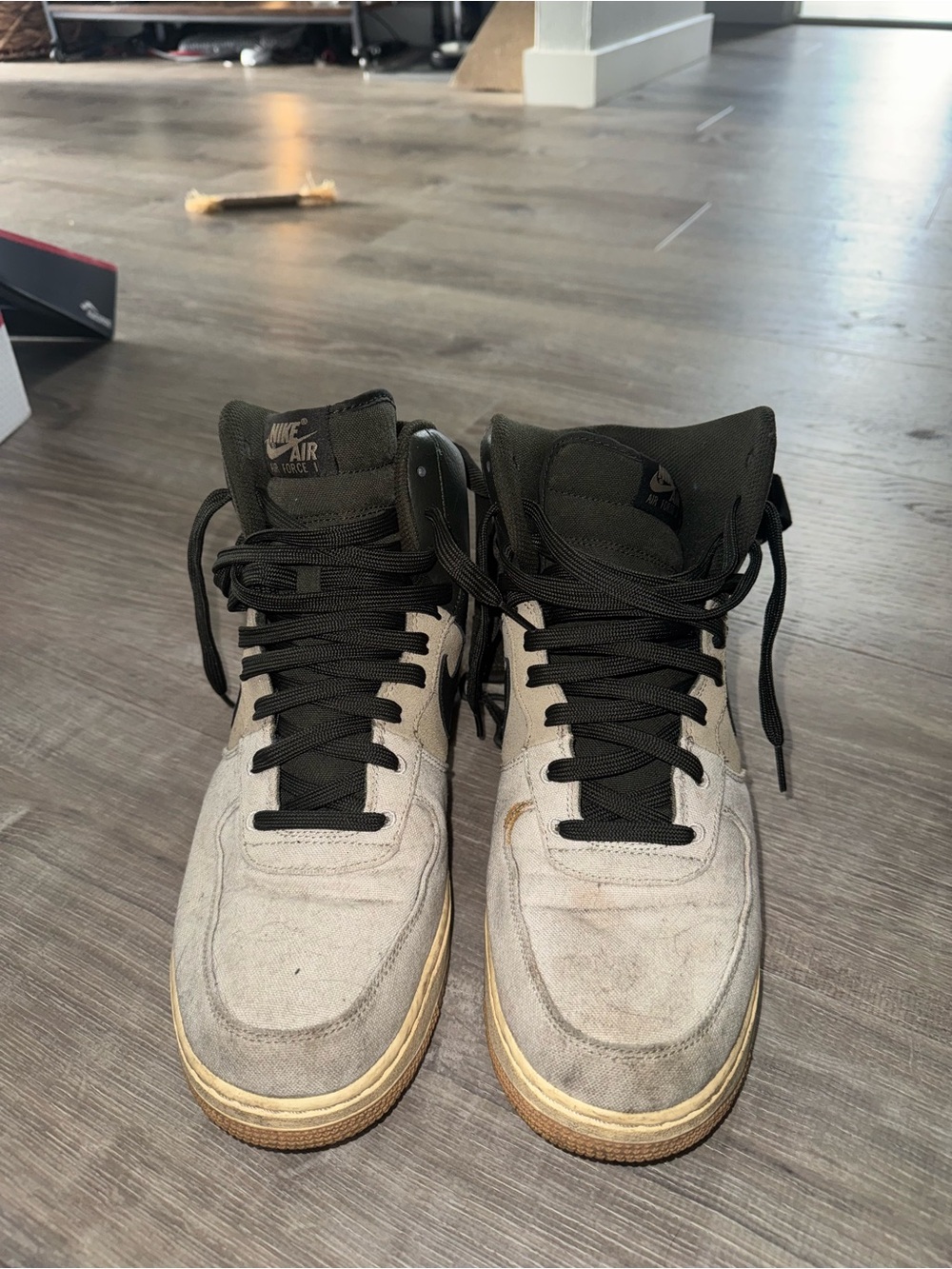 Nike High-Top Sneakers in Light Gray and Black